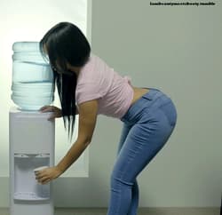 Thirsty booty'