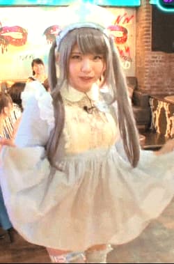 tiny japanese teen in cosplay'