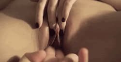 Filipina Closeup Masturbation Using Both Hands To Fingering Her Pussy'