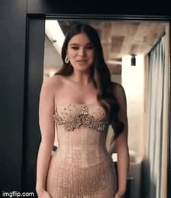 Hailee Seinfeld Sexy Dress III'