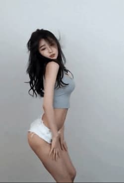 Skinny Skimpy Korean Dancing'