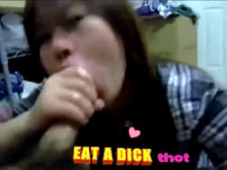 Asian chick sucks dick like a pro 7'